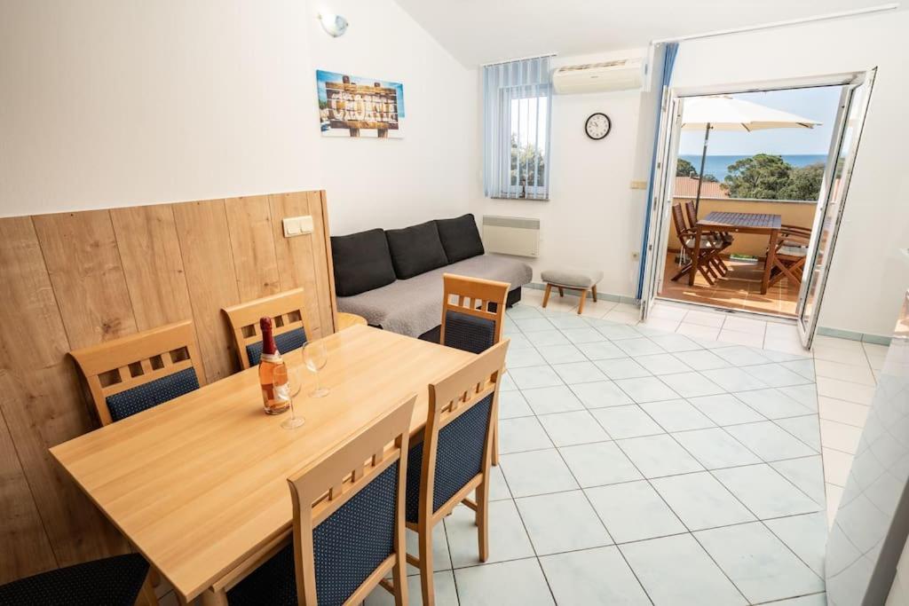 Apartament Klarta Novalja